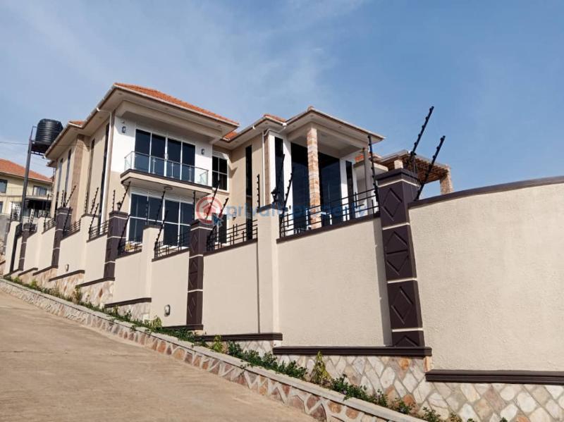 6 bedroom Villa For Sale Lubowa Wakiso Central - 0