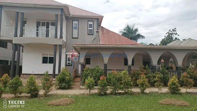 7 bedroom Villa For Sale Kampala Central  - 0