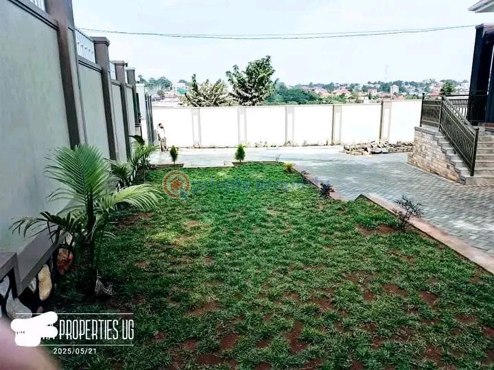 4 bedroom Bungalow For Sale Namugongo Road Kampala Central  - 0