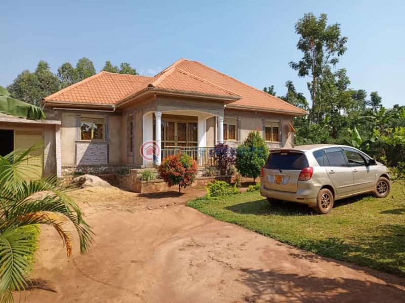 3 bedroom Bungalow For Sale Wakiso Road Kampala Central  - 0