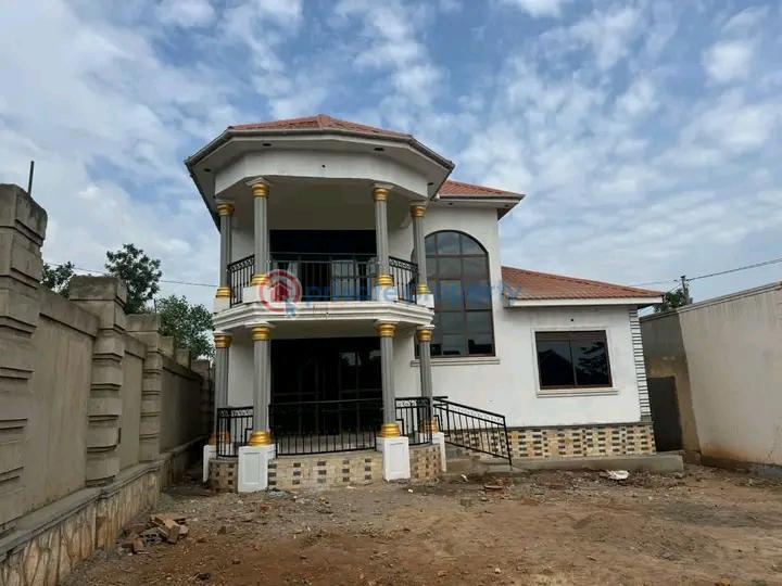 4 bedroom Bungalow For Sale Gayaza Road Wakiso Central - 0